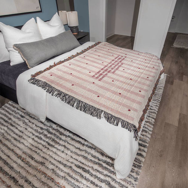 Iconic Bestie – Pink Heart Woven Blanket - - Blankets