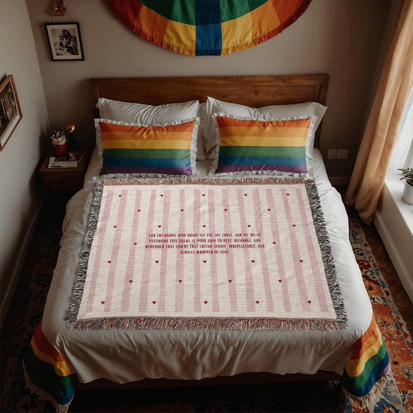 Iconic Bestie – Pink Heart Woven Blanket - - Blankets