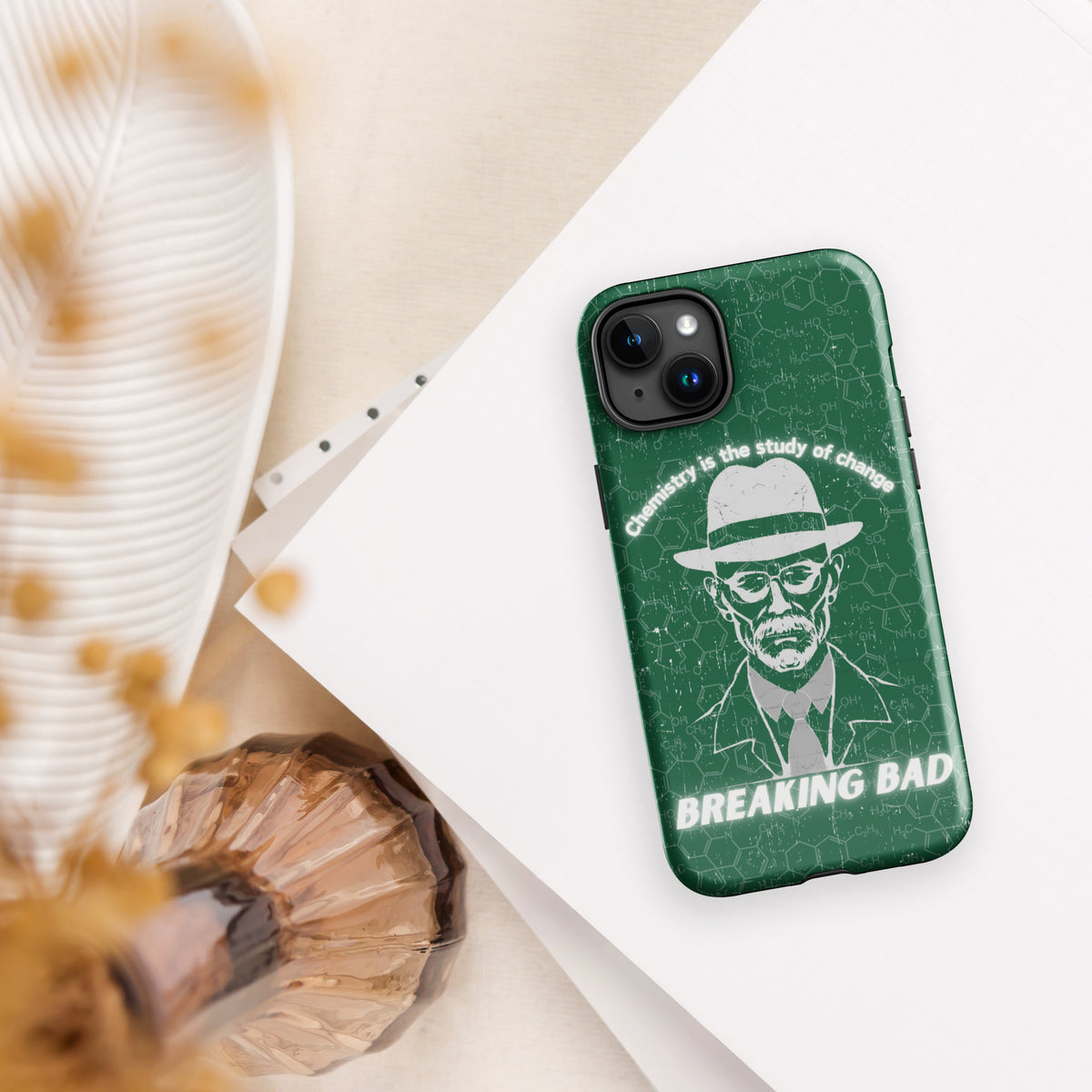 The Chemistry of Style - Breaking Bad Vintage iPhone Case - Glossy iPhone 15 Plus - Tech Accessories